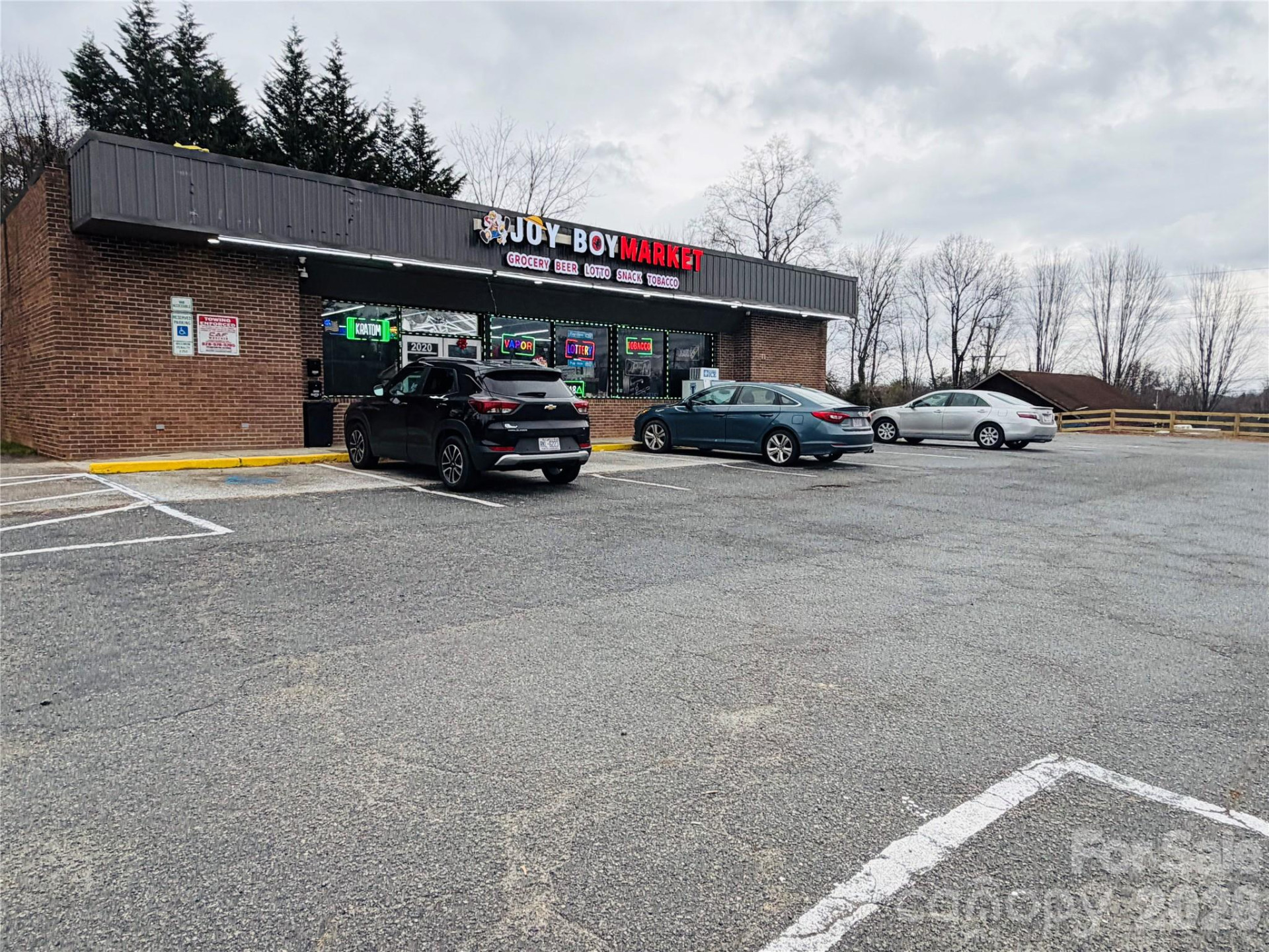 2020 Asheville Highway - Photo 4