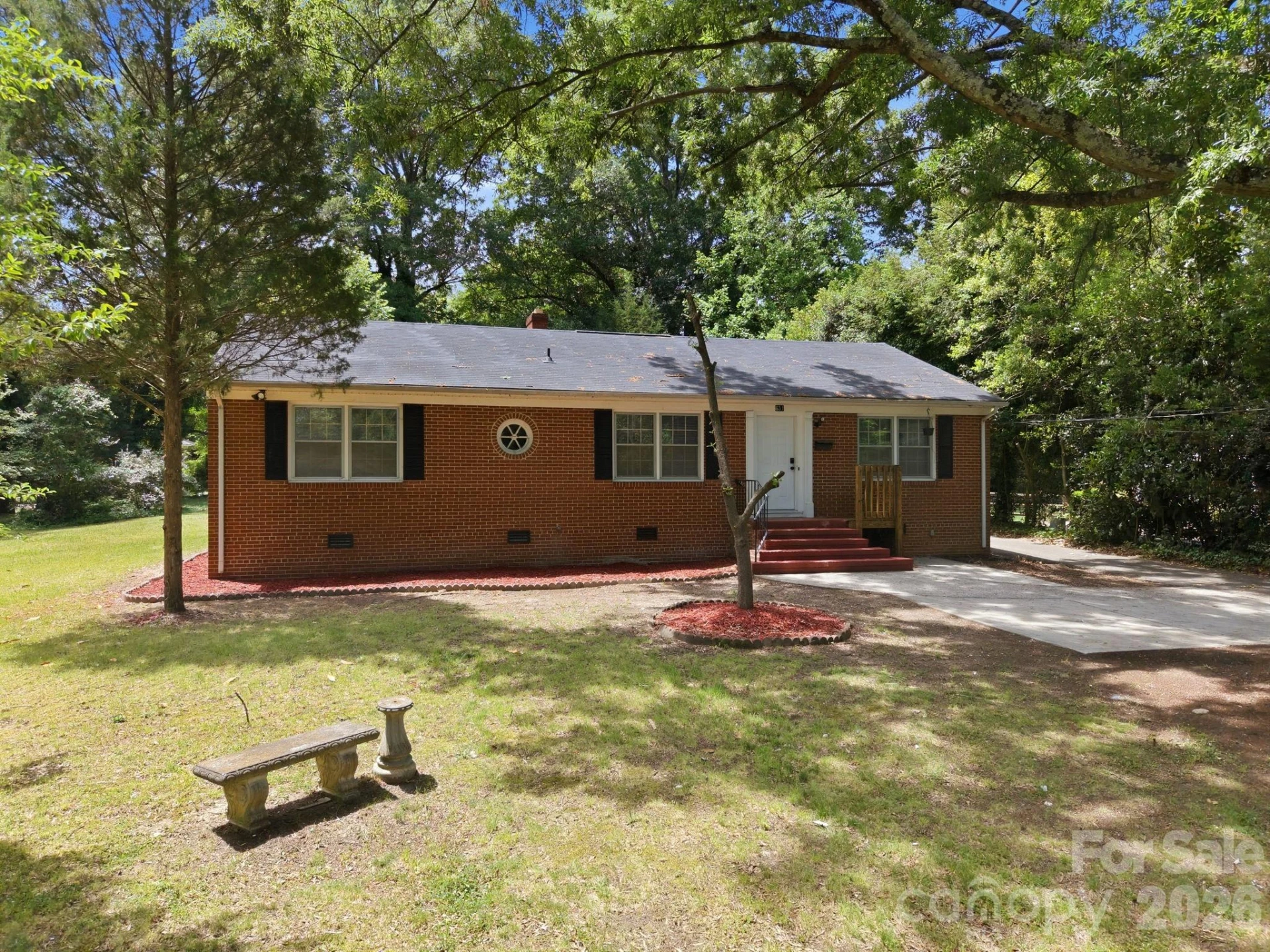631 Townsend Avenue - Photo 2