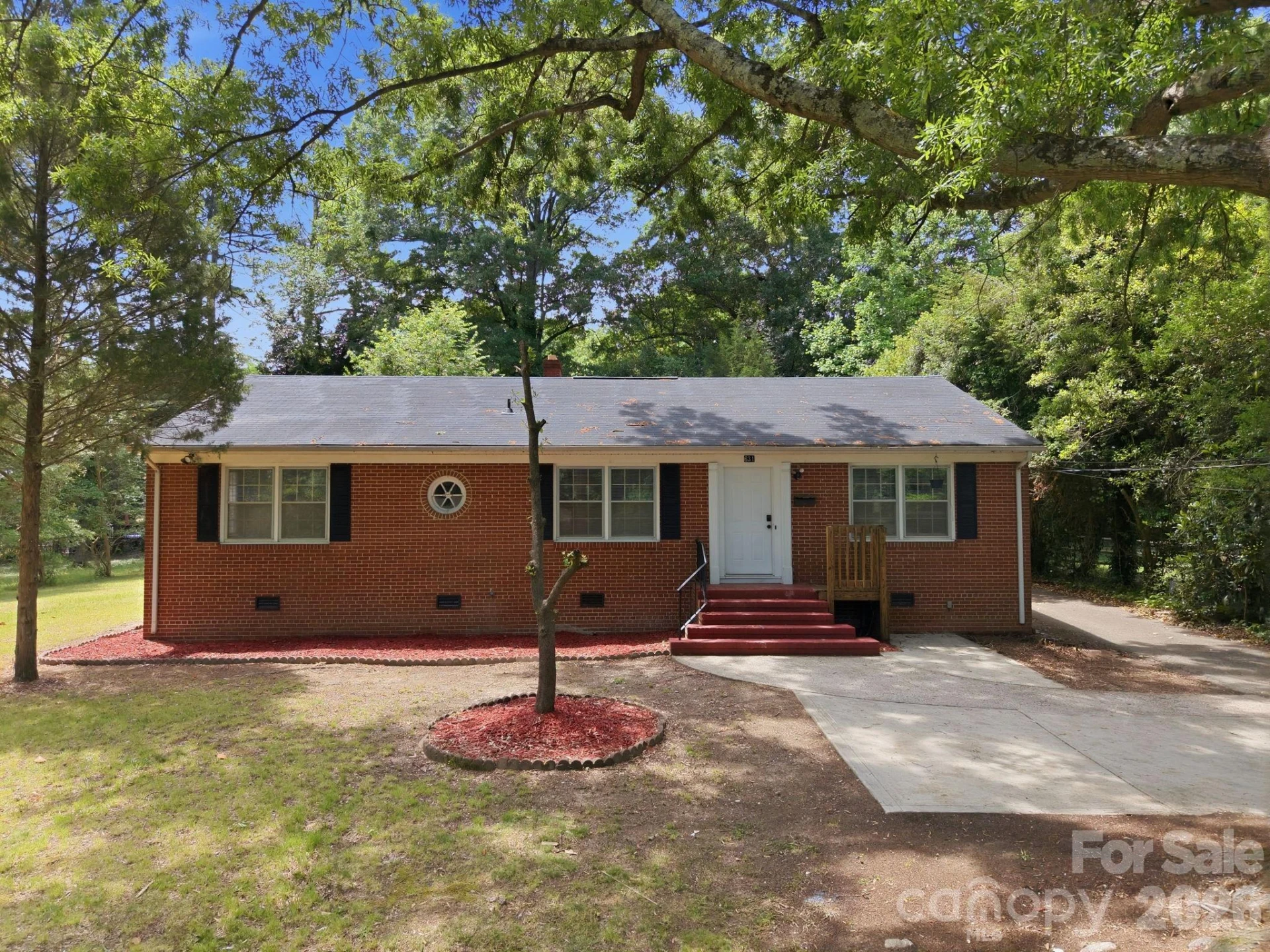 631 Townsend Avenue - Photo 3