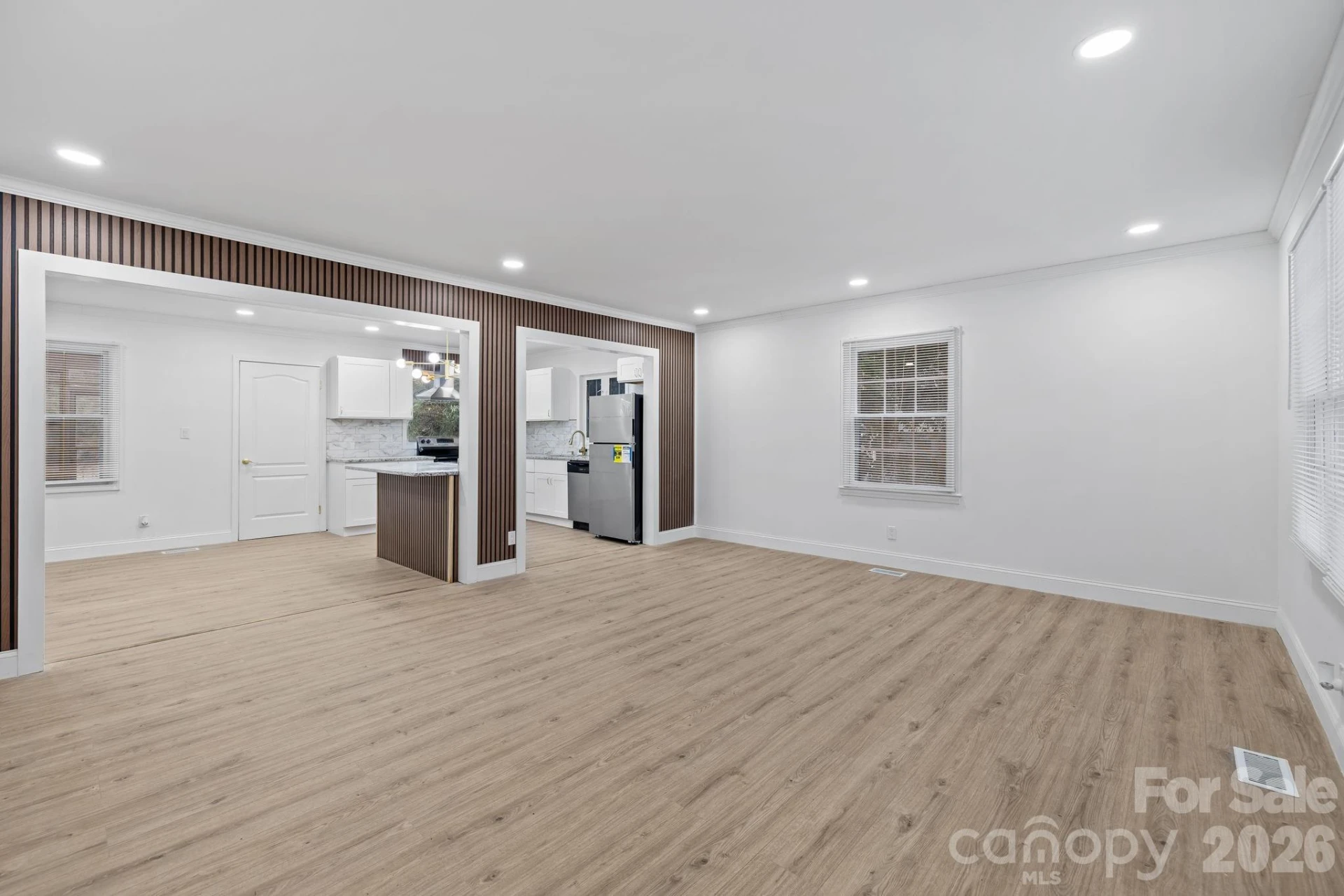 631 Townsend Avenue - Photo 4