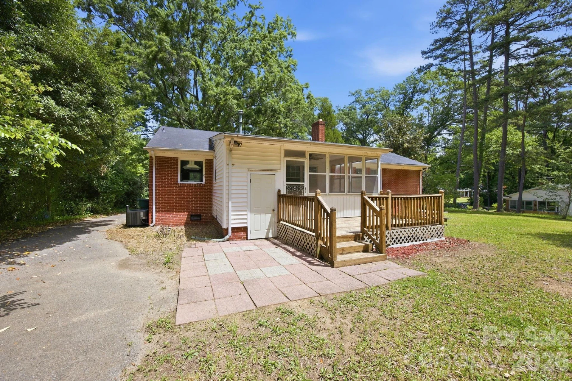 631 Townsend Avenue - Photo 32