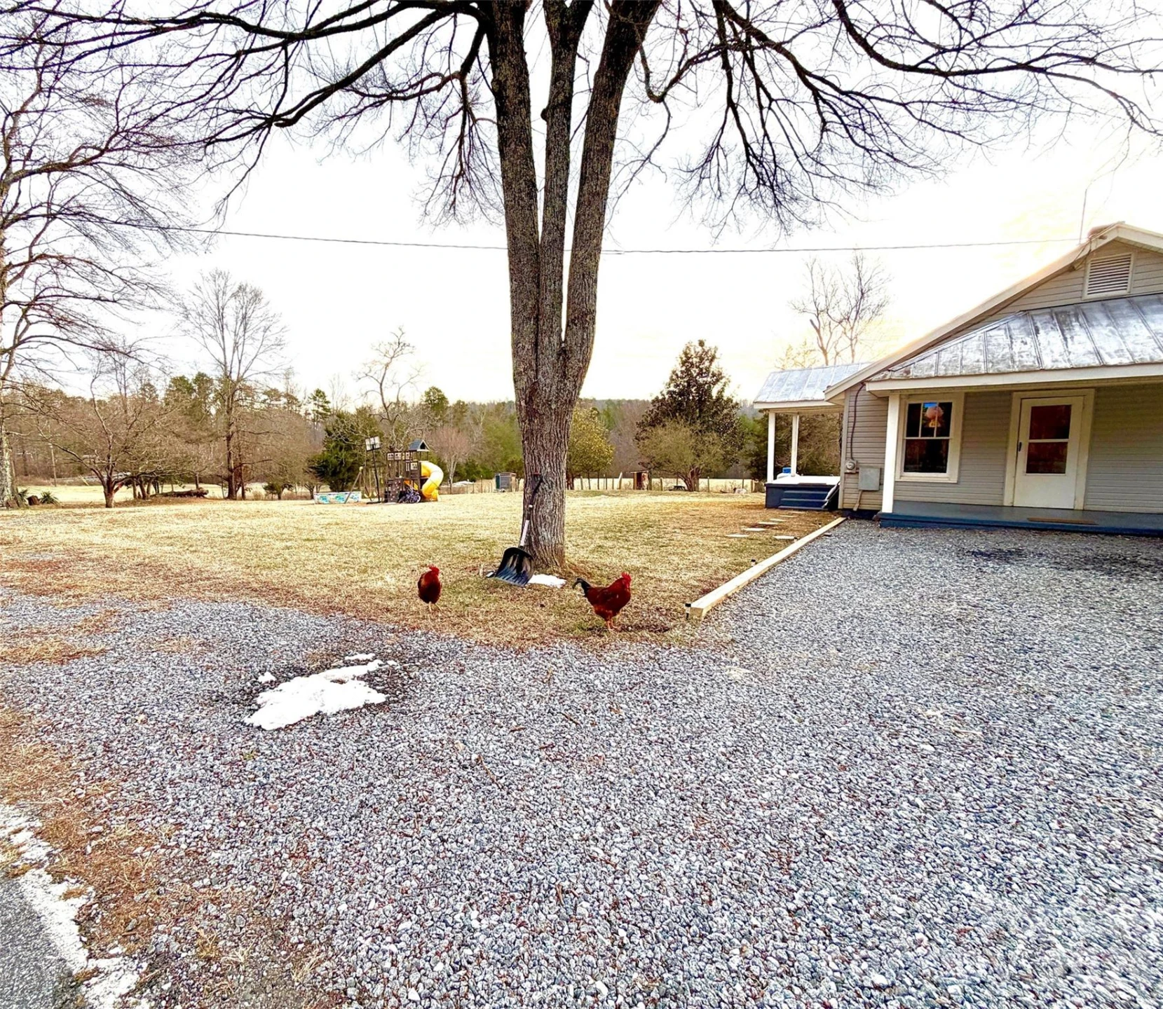 137 Clements Road - Photo 2
