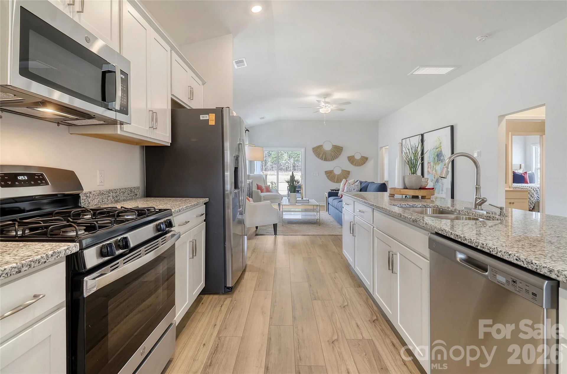 205 Rodeo Drive - Photo 8