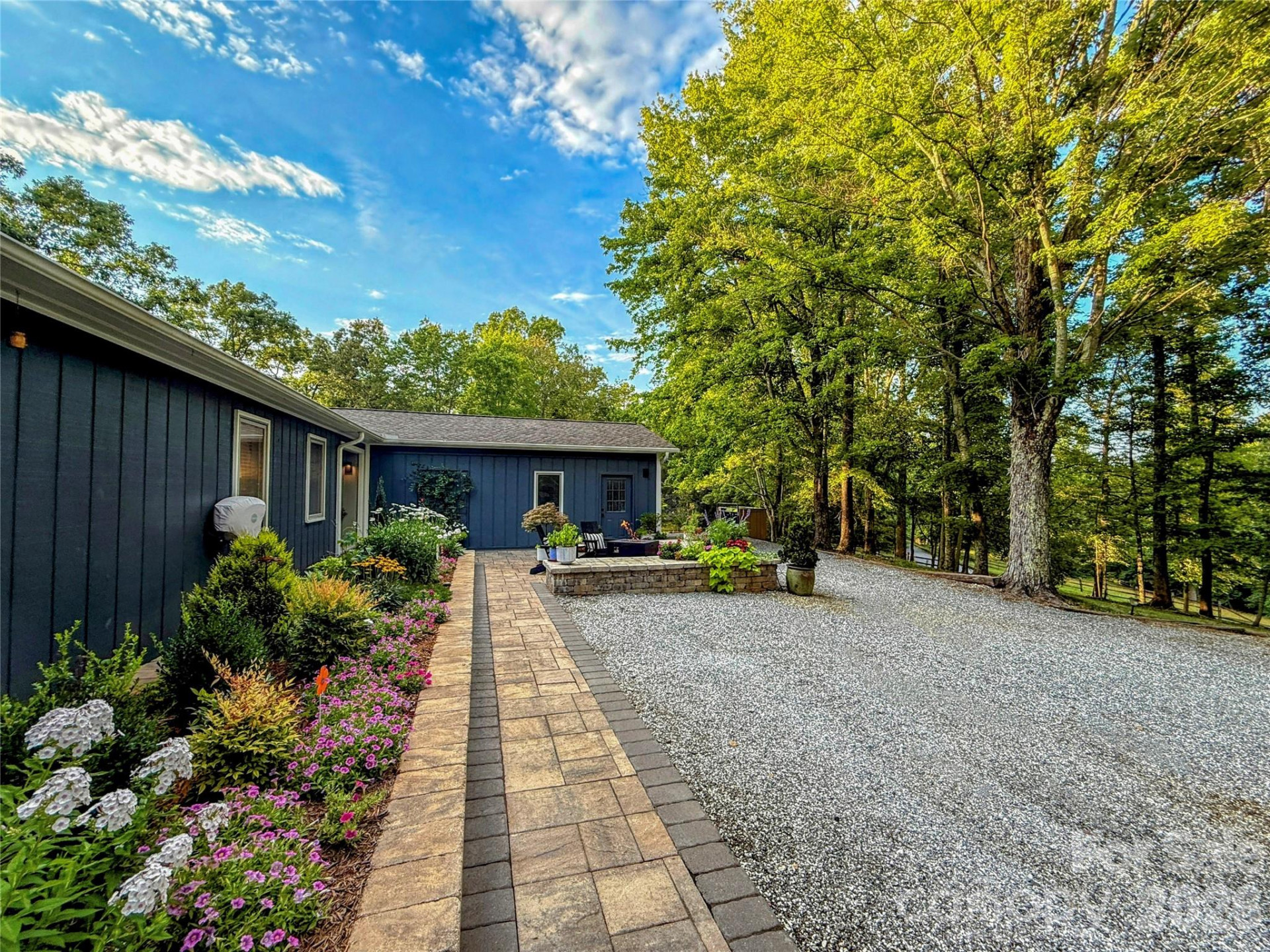 550 River Road - Photo 4
