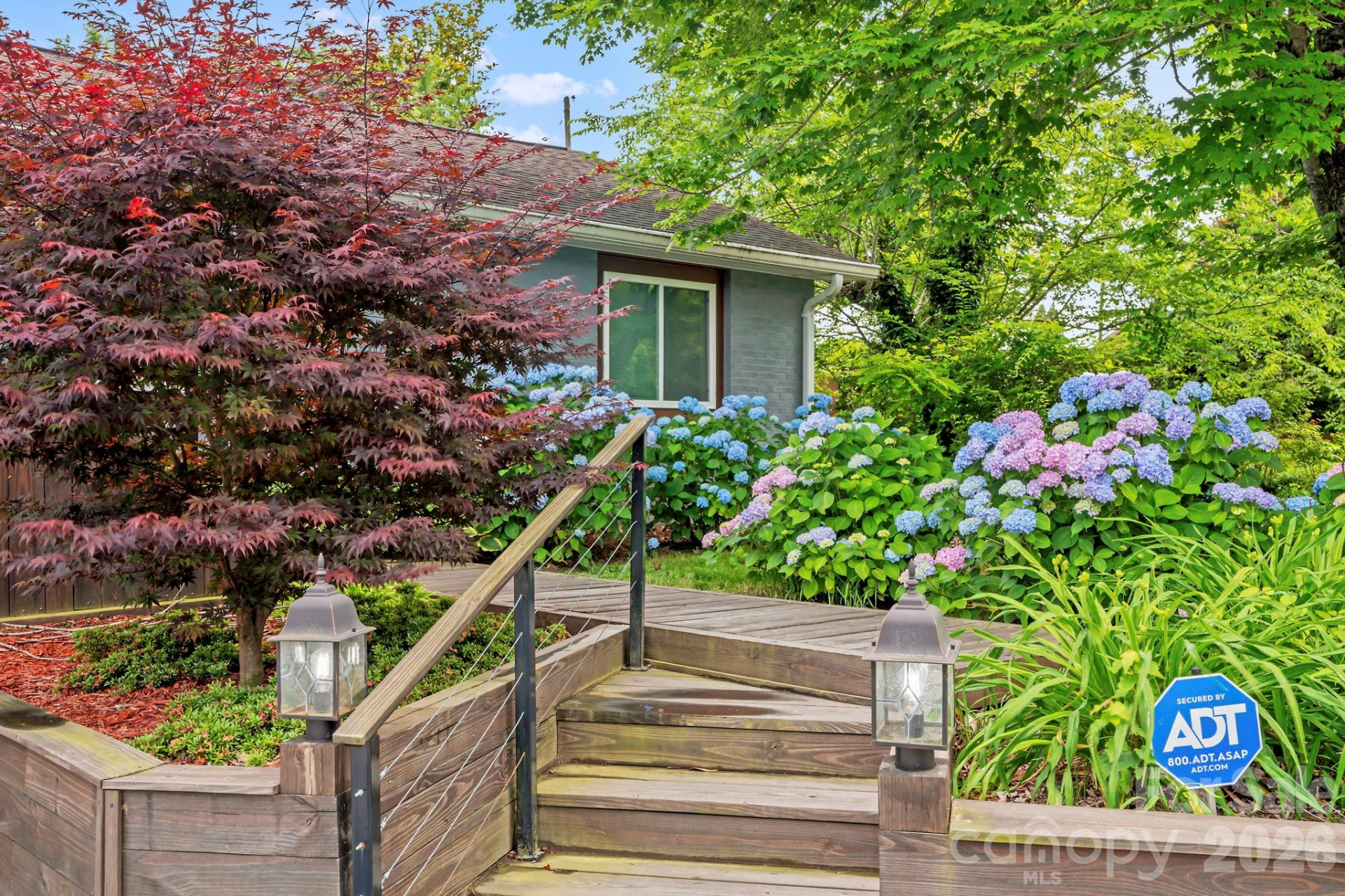 419 Blue Ridge Road - Photo 4