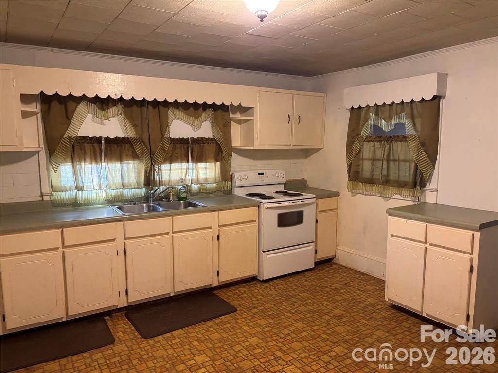 206 Railroad Street - Photo 3