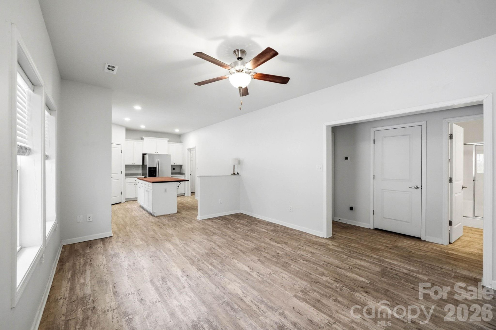 138 Lone Eagle Lane - Photo 4