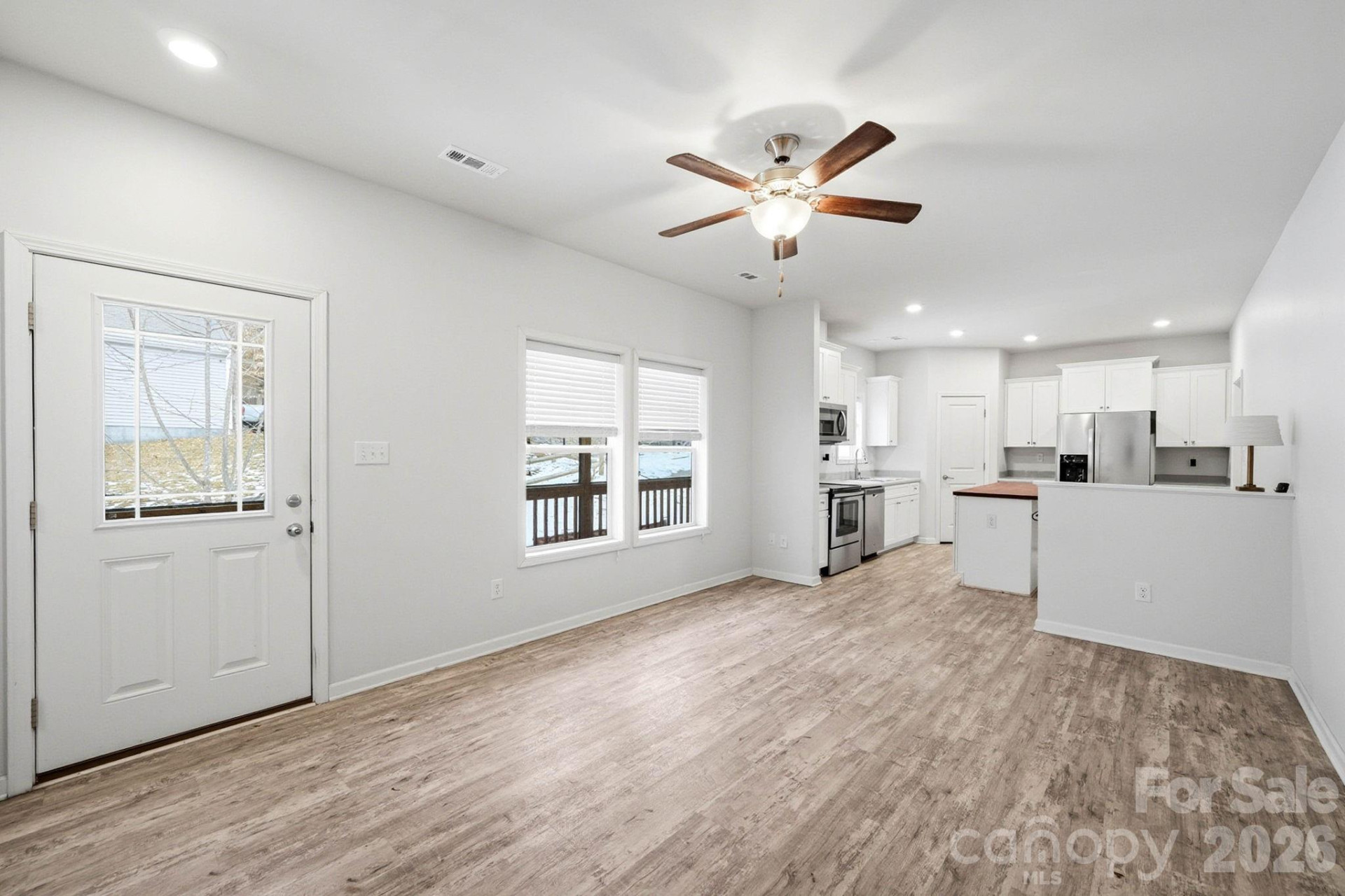 138 Lone Eagle Lane - Photo 5