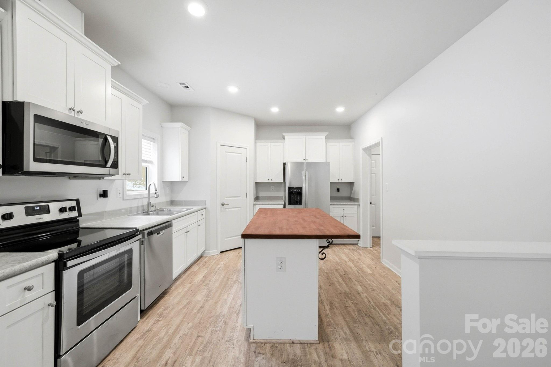 138 Lone Eagle Lane - Photo 6