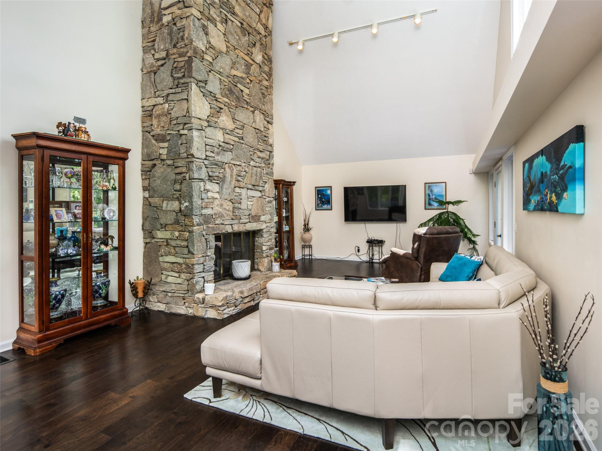 363 Rickel Drive - Photo 3