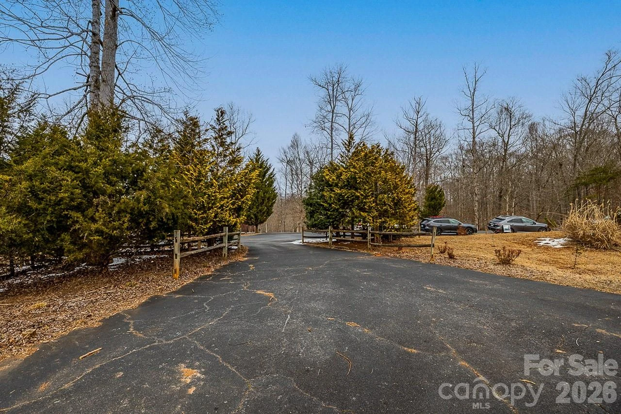 1944 River Crest Parkway - Photo 3