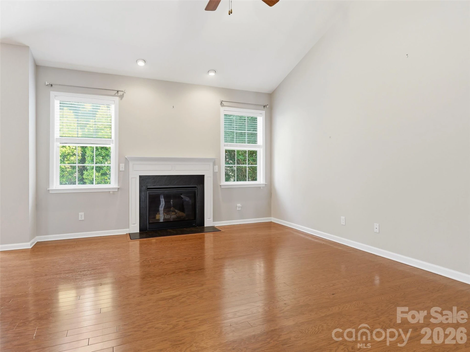 1 Breyerton Court - Photo 8