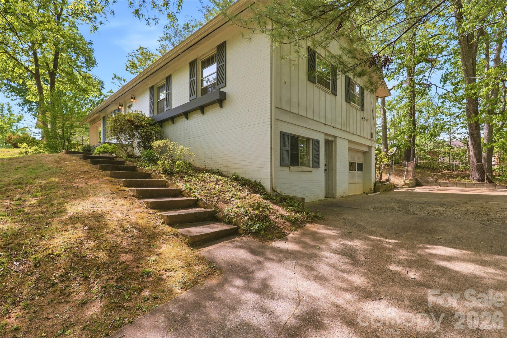 68 Imperial Court - Photo 3