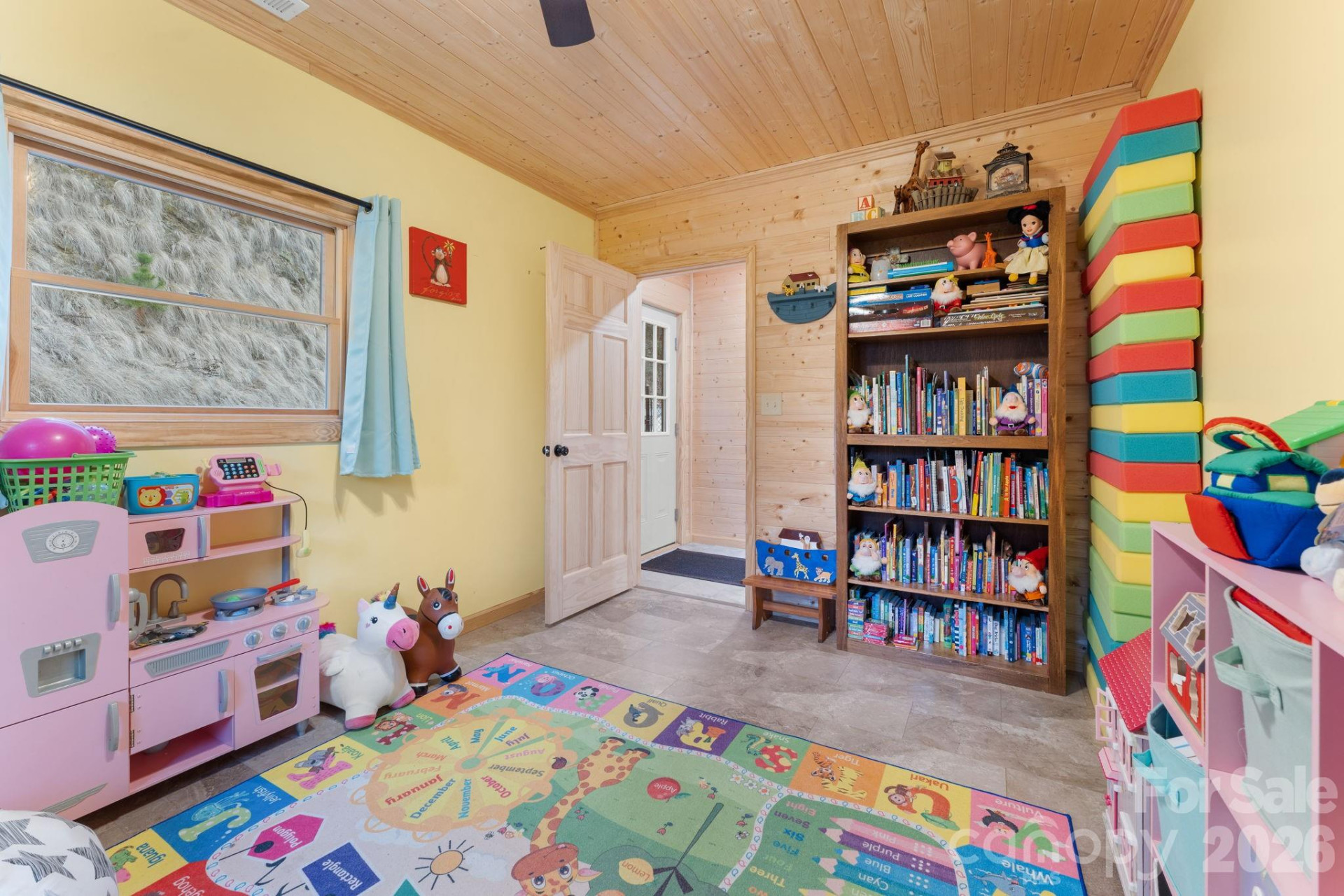 833 Fox Run Road - Photo 29