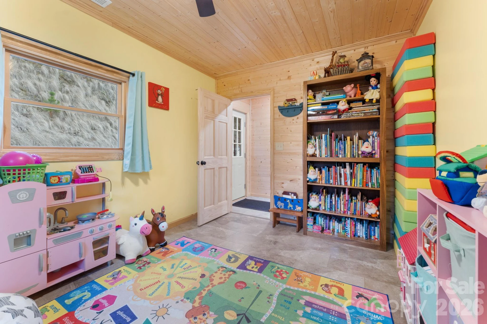 833 Fox Run Road - Photo 29