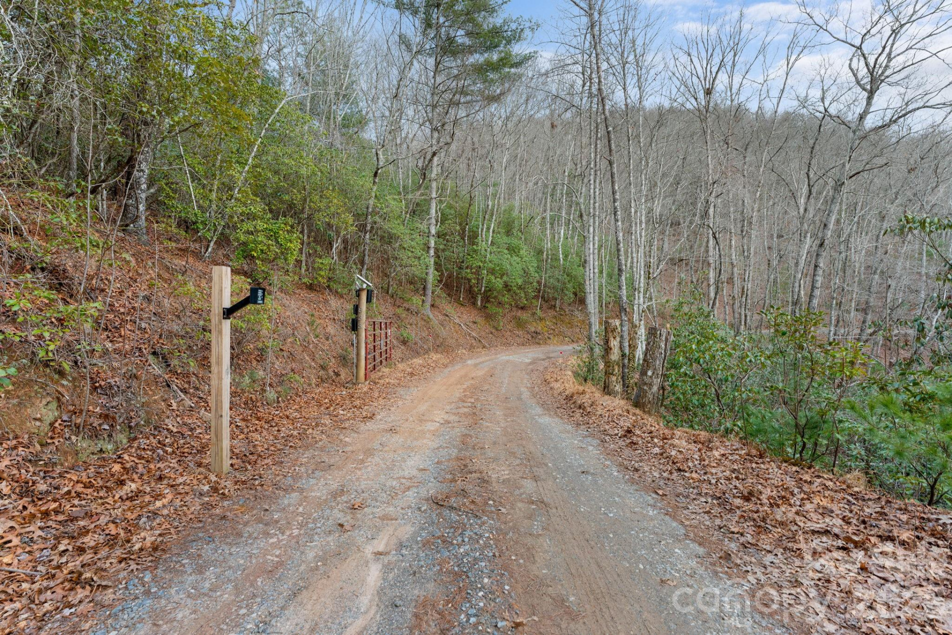 833 Fox Run Road - Photo 34