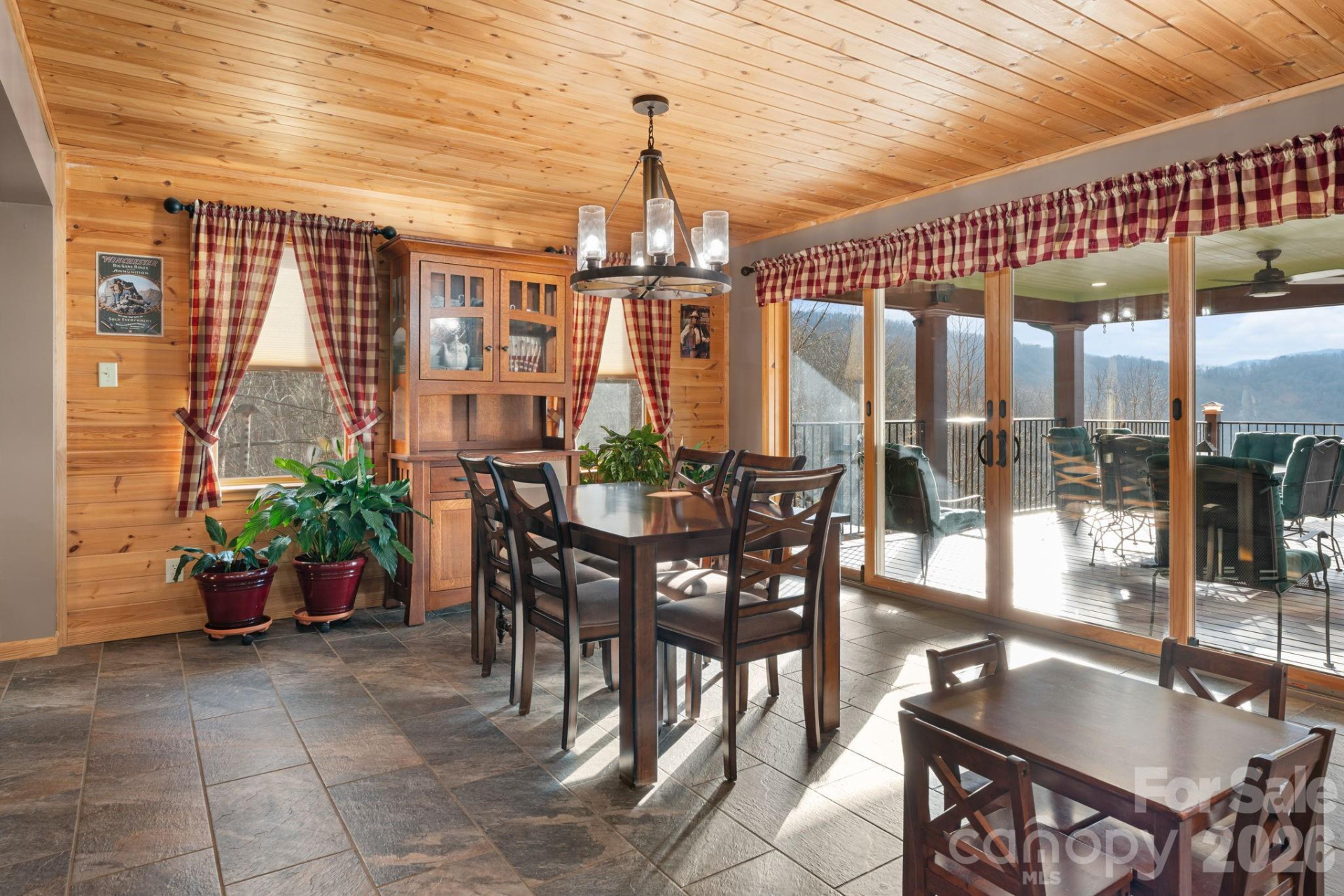 833 Fox Run Road - Photo 8