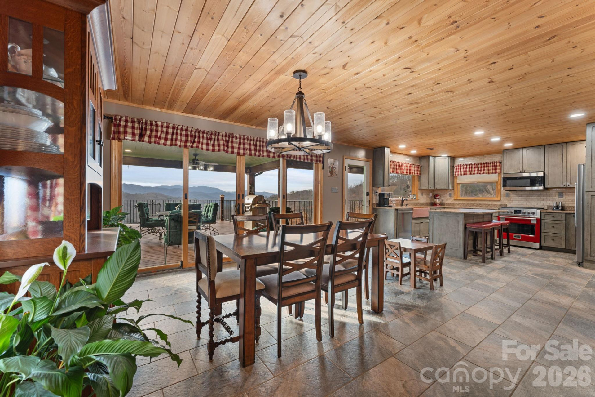 833 Fox Run Road - Photo 9