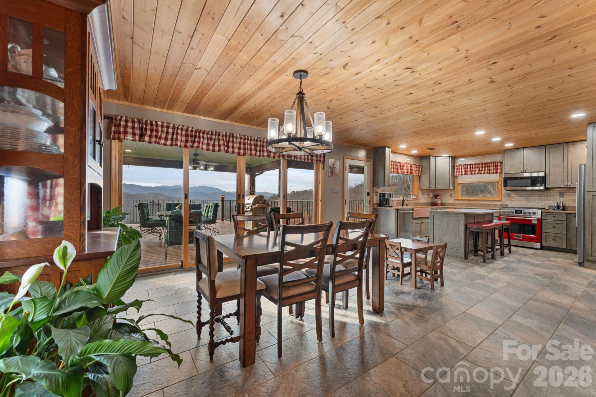 833 Fox Run Road - Photo 9