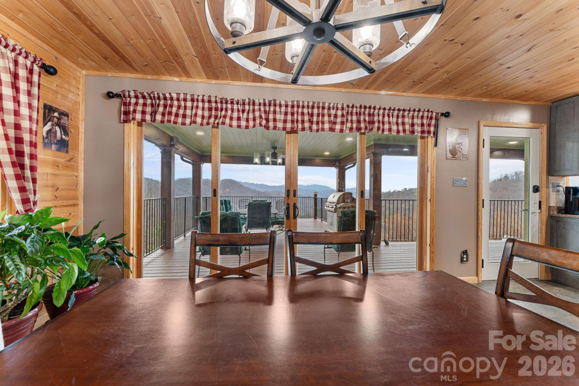 833 Fox Run Road - Photo 10