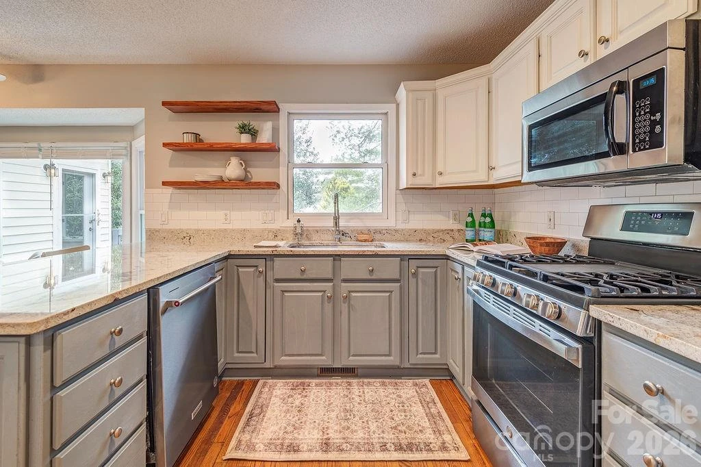 70 Forest Lake Drive - Photo 3