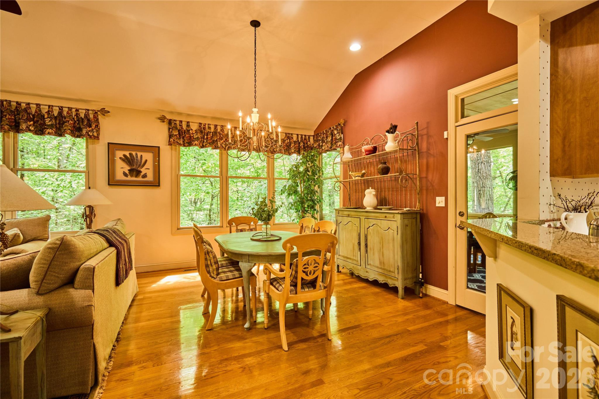 201 Chimney Crossing - Photo 8