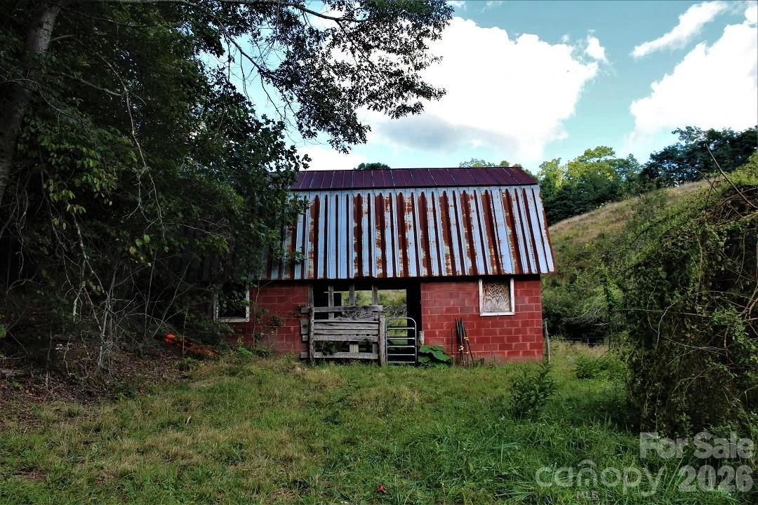 745 Broom Road - Photo 34