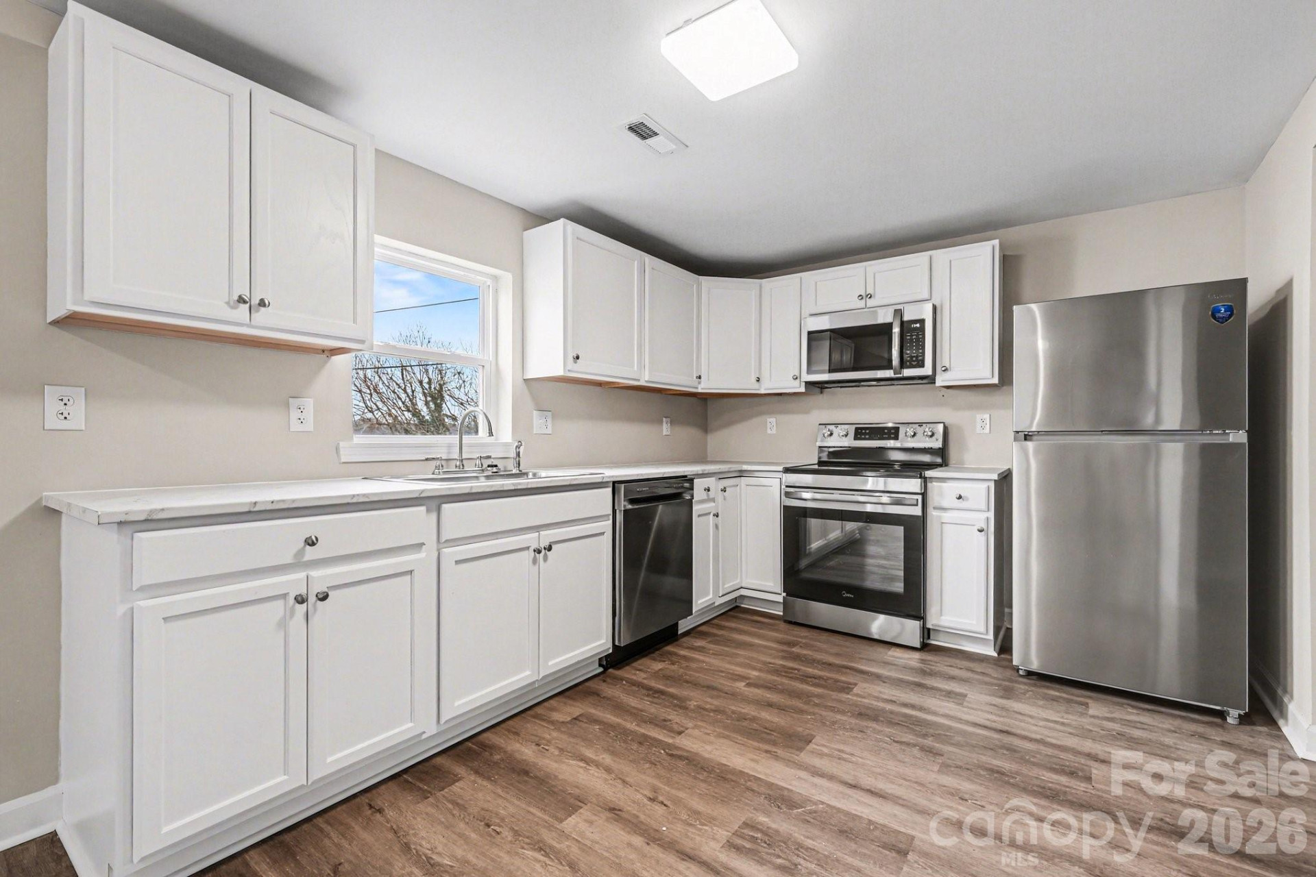 214 Eastview Street - Photo 10