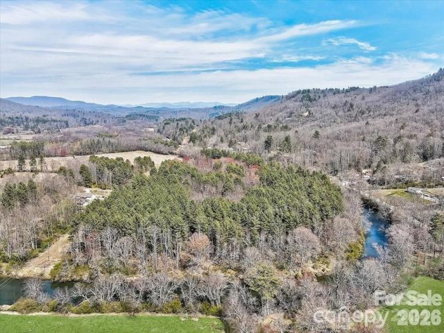 000 Valley Green Drive, Penrose, NC, 28768