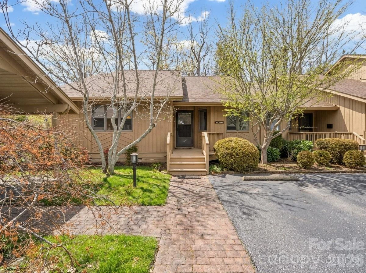 605 Red Oak Drive