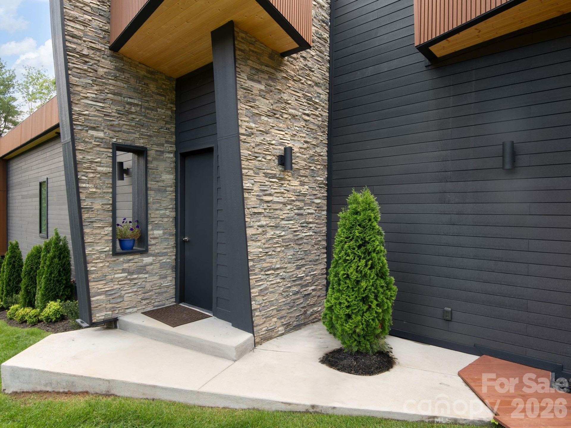 78 Manchester Way - Photo 3