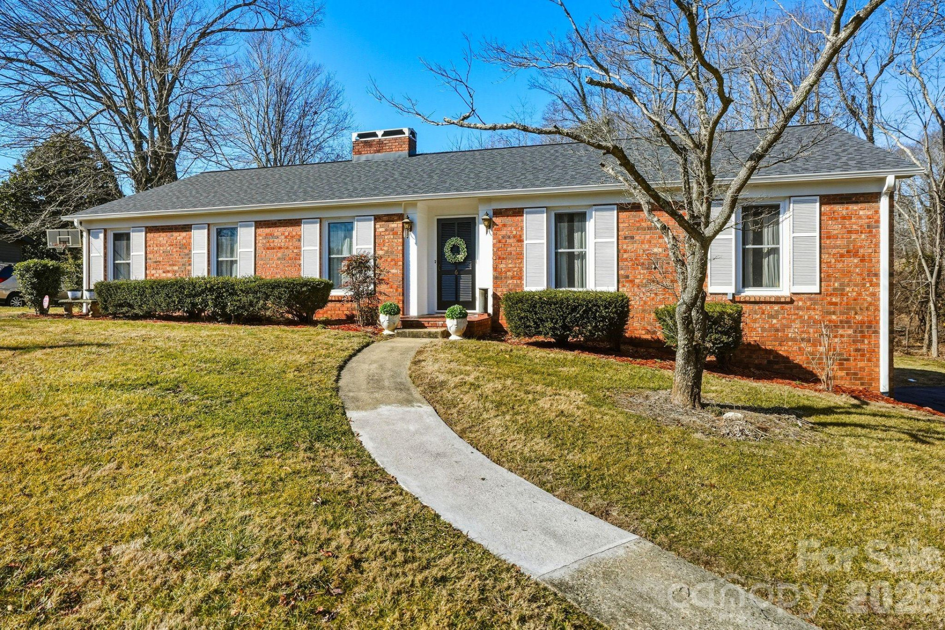 6 Crestwood Lane