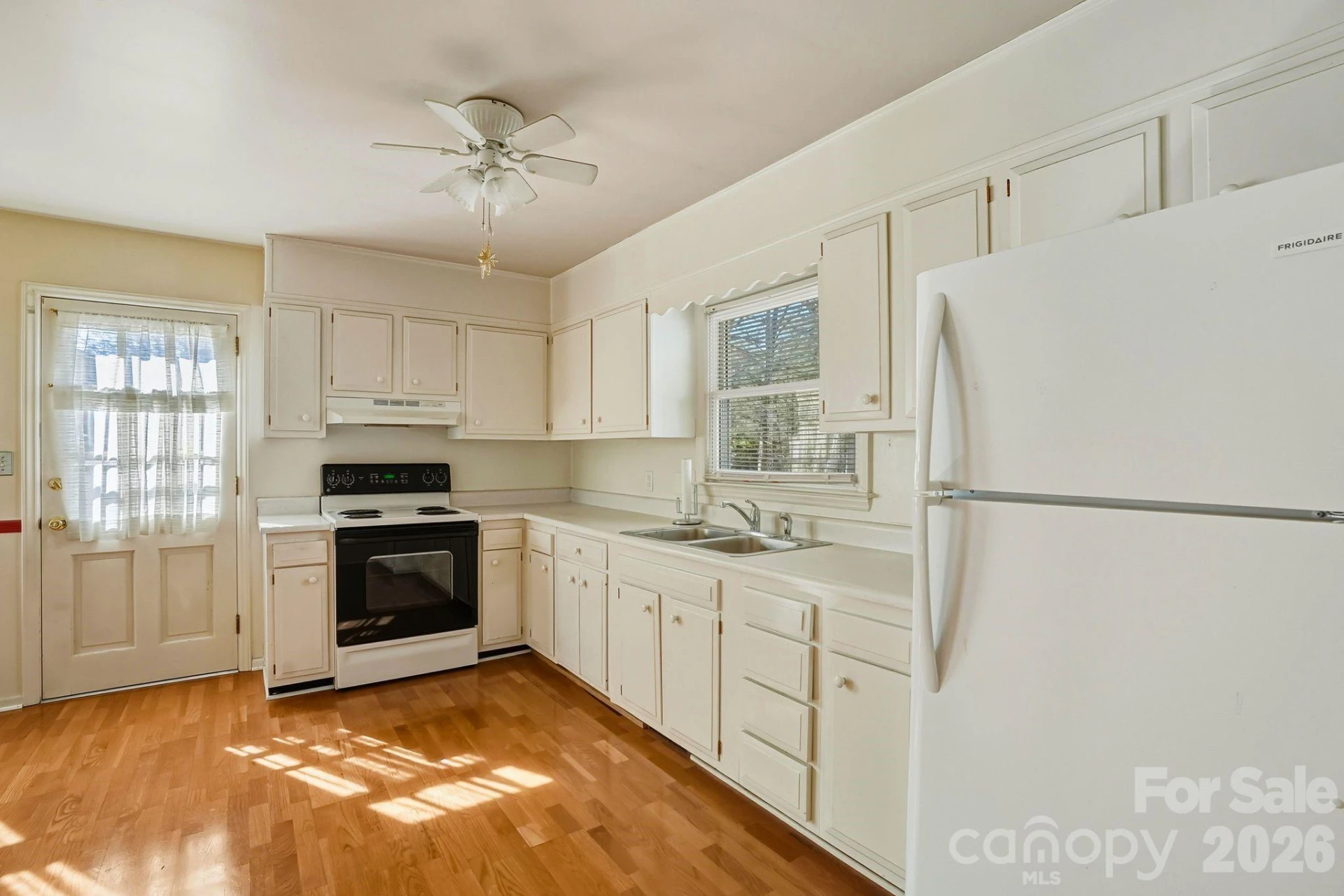 6 Crestwood Lane - Photo 8