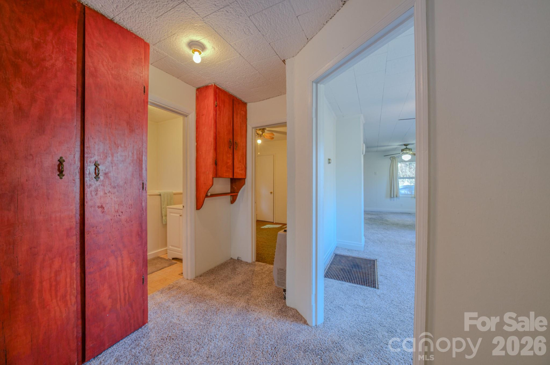 550 Saluda Street - Photo 12