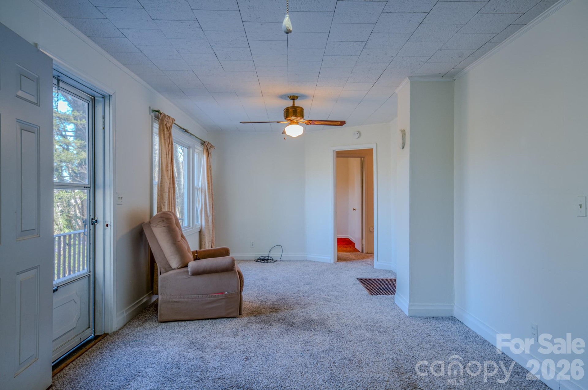 550 Saluda Street - Photo 5