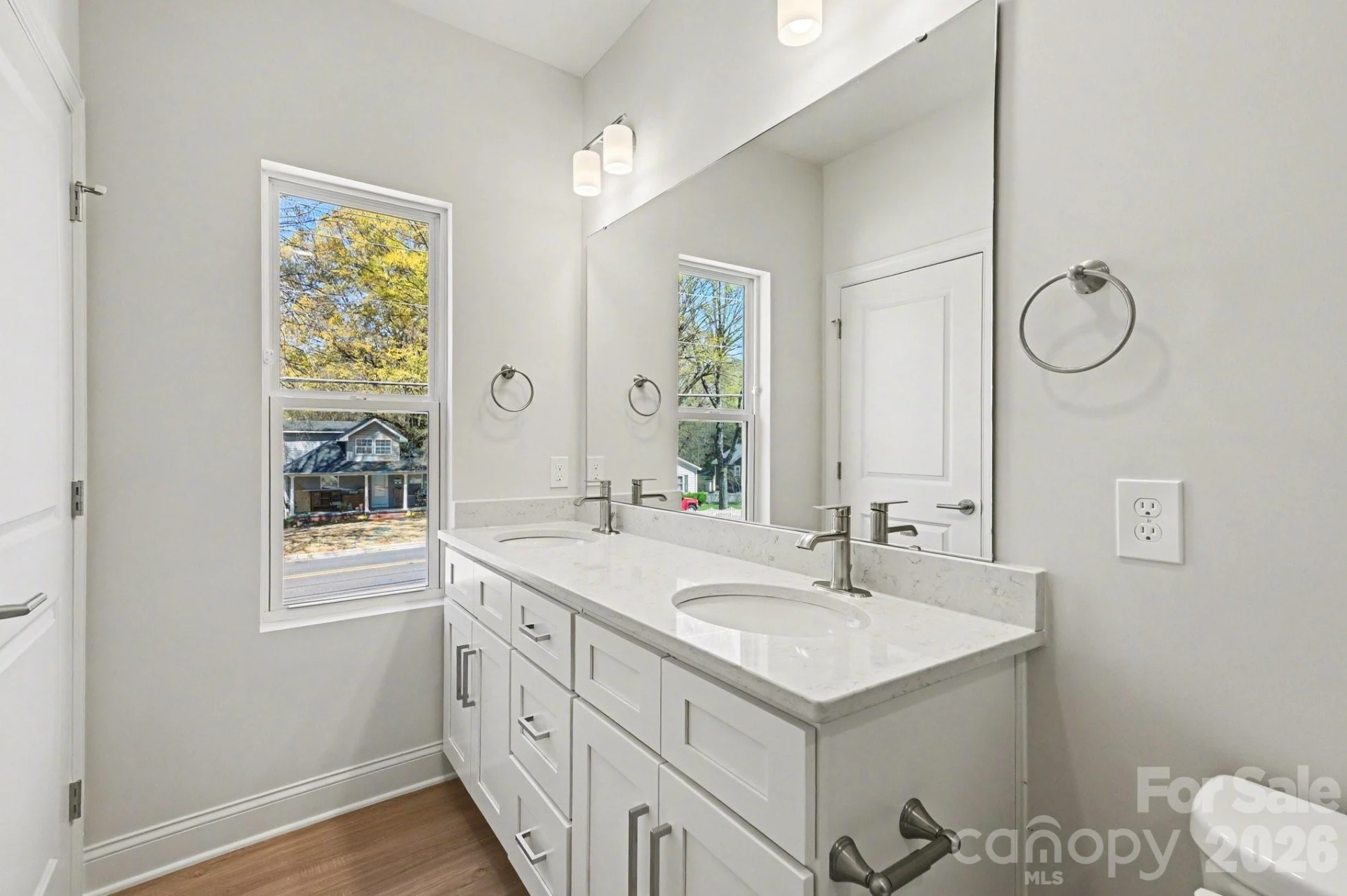 562 Wilson Avenue - Photo 15