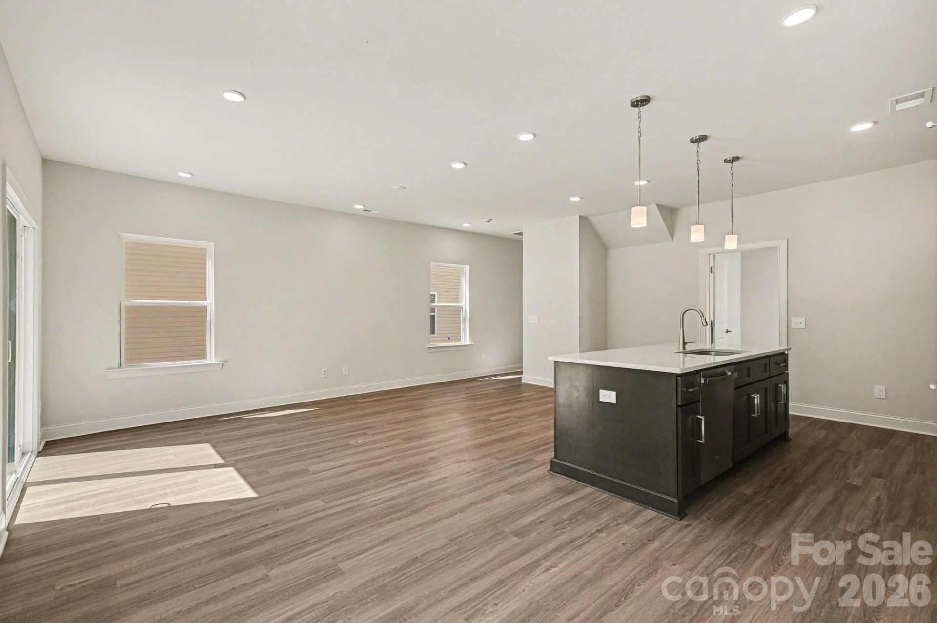 562 Wilson Avenue - Photo 4