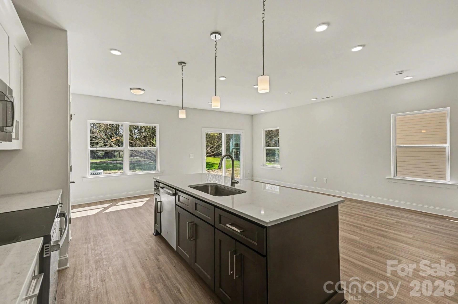 562 Wilson Avenue - Photo 8