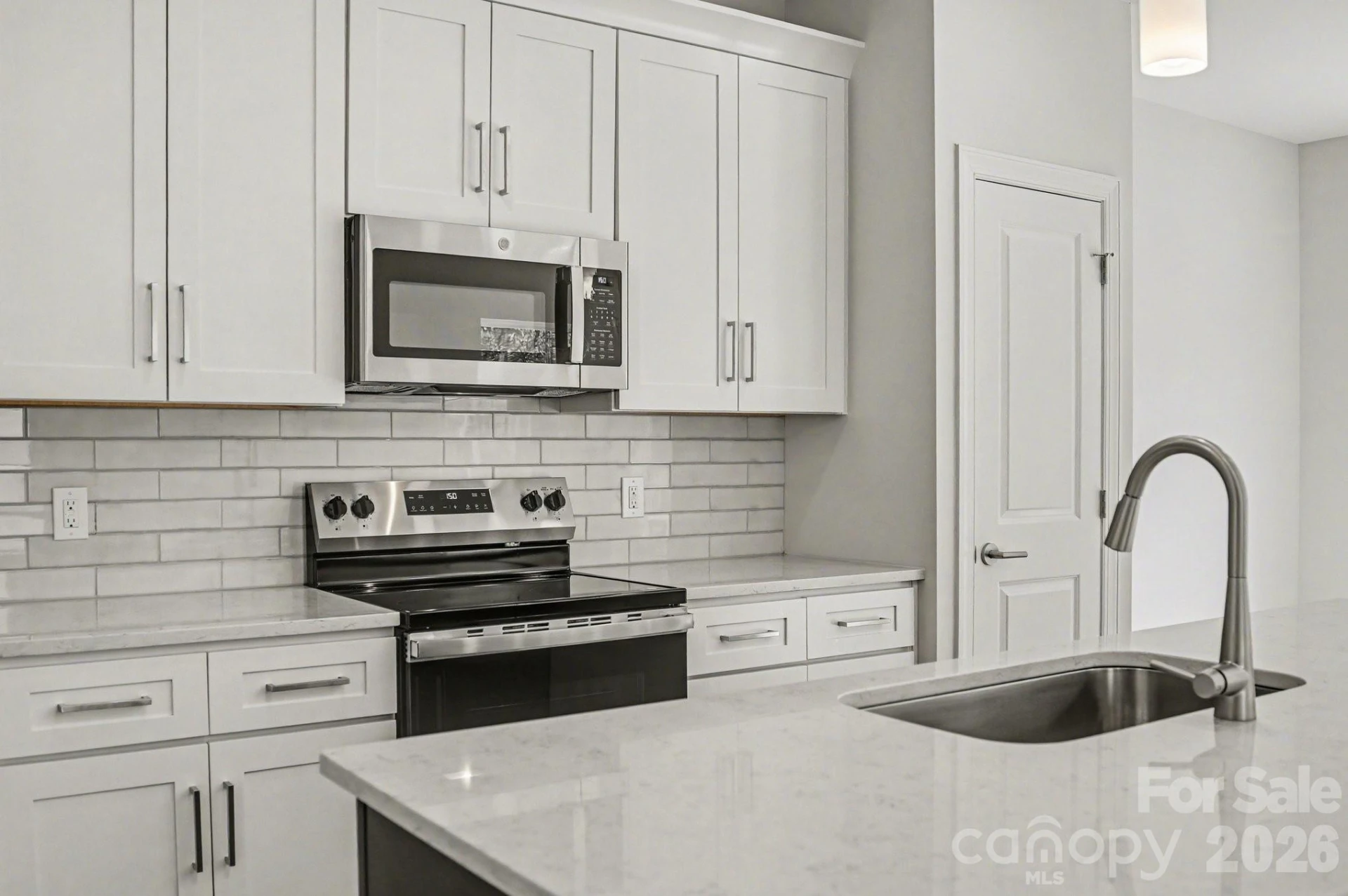 562 Wilson Avenue - Photo 10