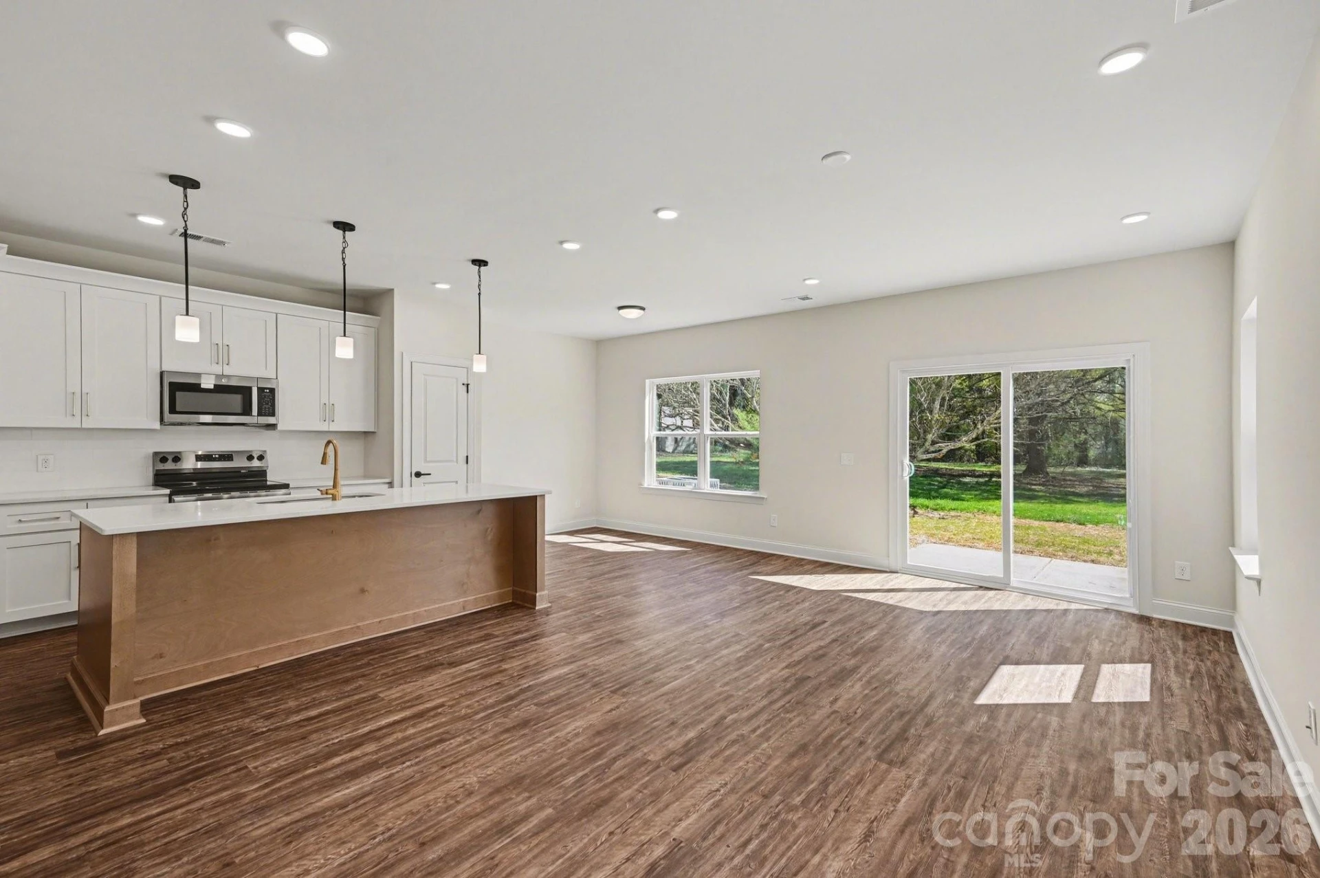 564 Wilson Avenue - Photo 2