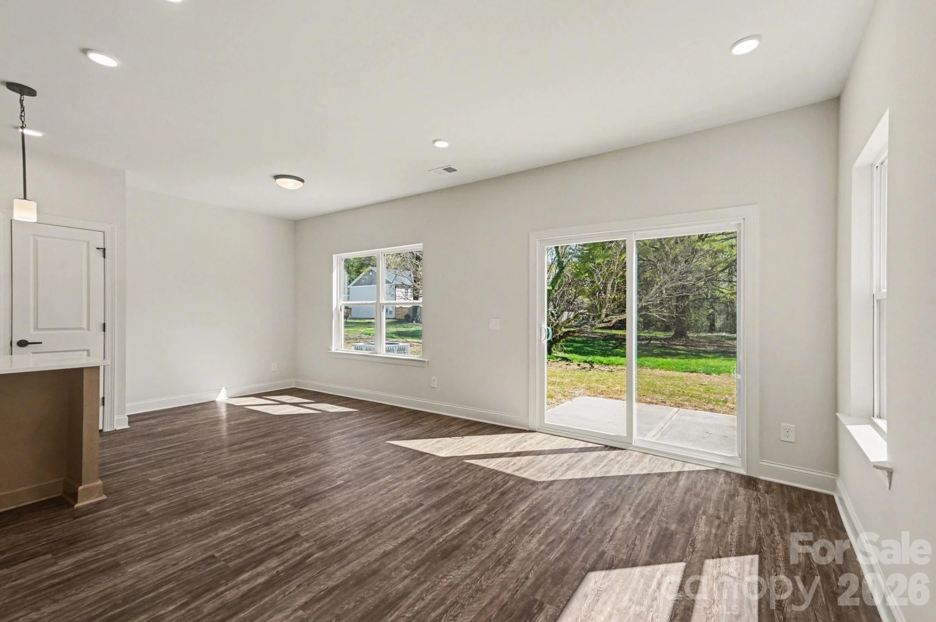 564 Wilson Avenue - Photo 5