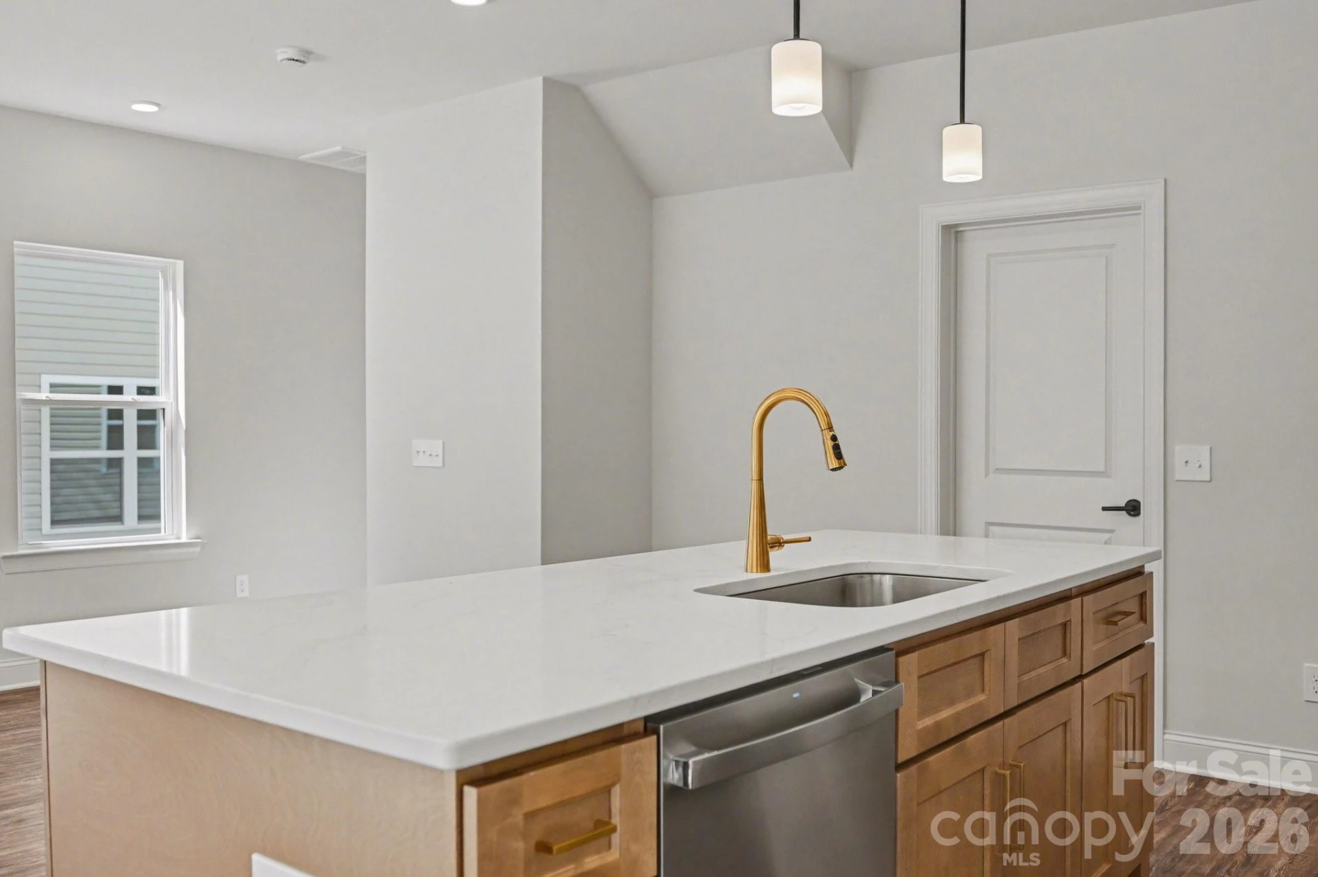 564 Wilson Avenue - Photo 7