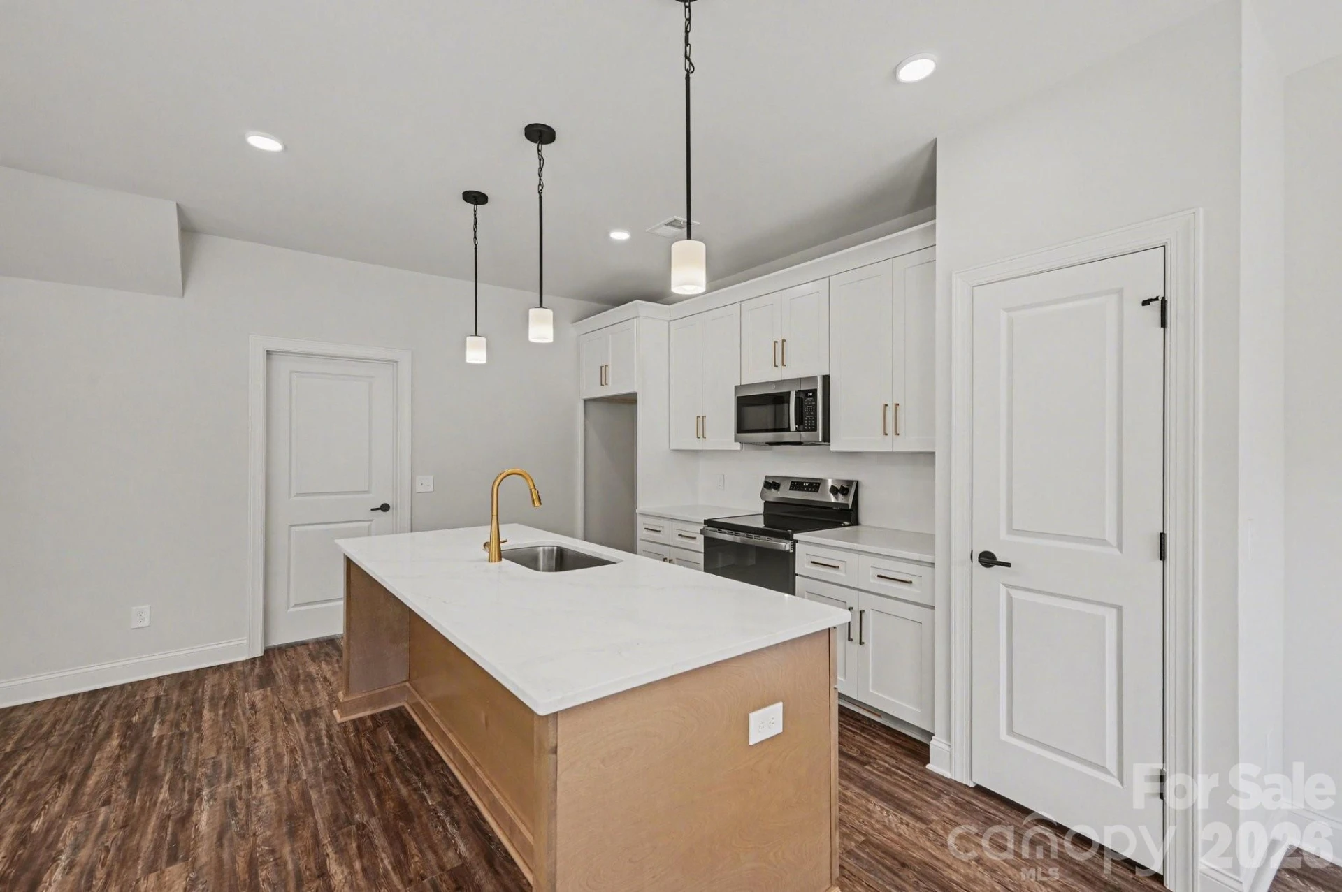 564 Wilson Avenue - Photo 8