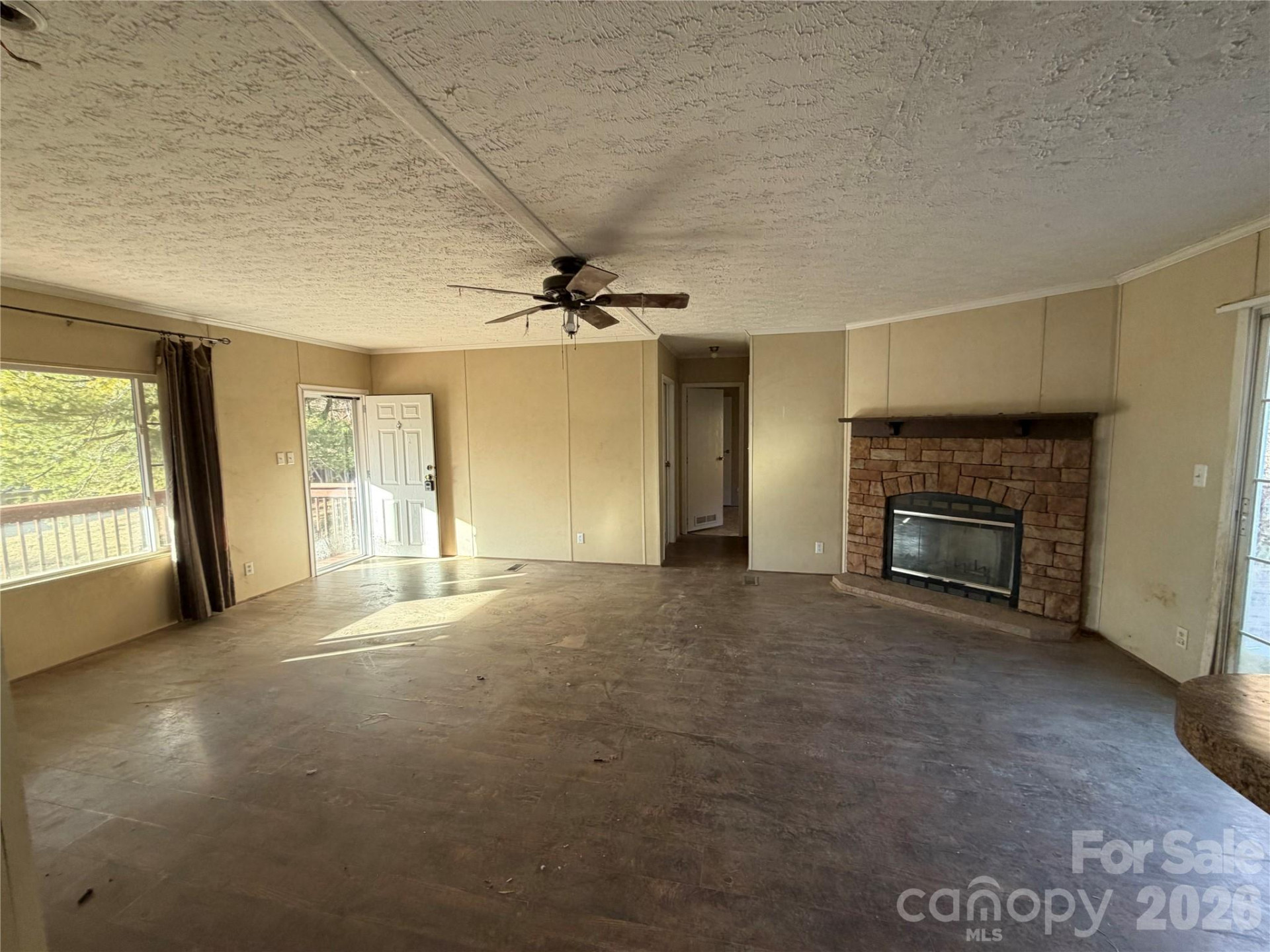 101 Highview Drive - Photo 2