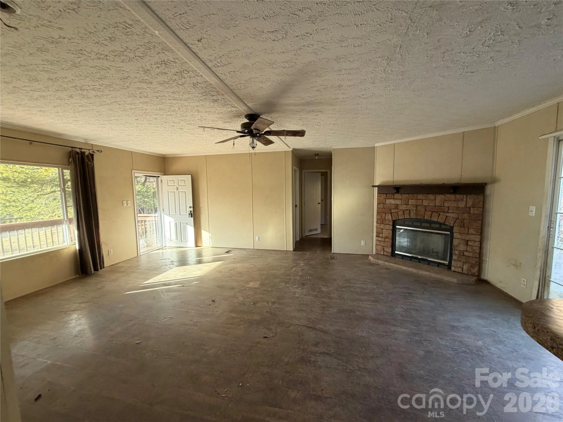 101 Highview Drive - Photo 2