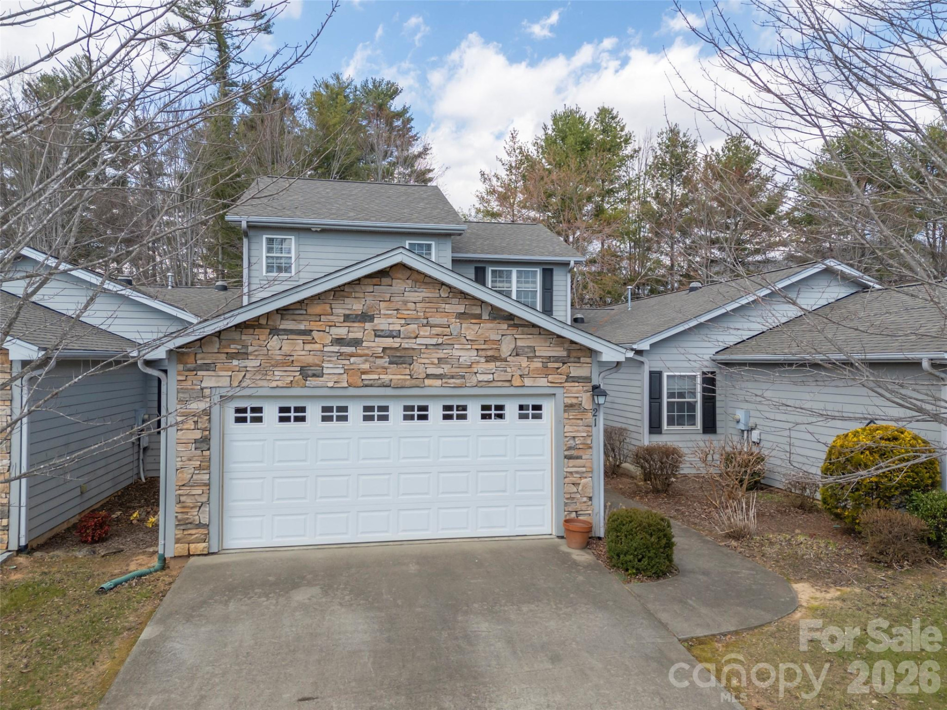 21 Holiday Drive - Photo 2