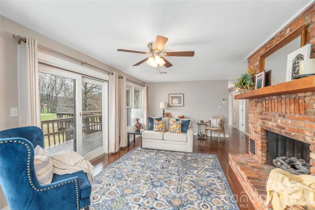 85 Dawn Lane