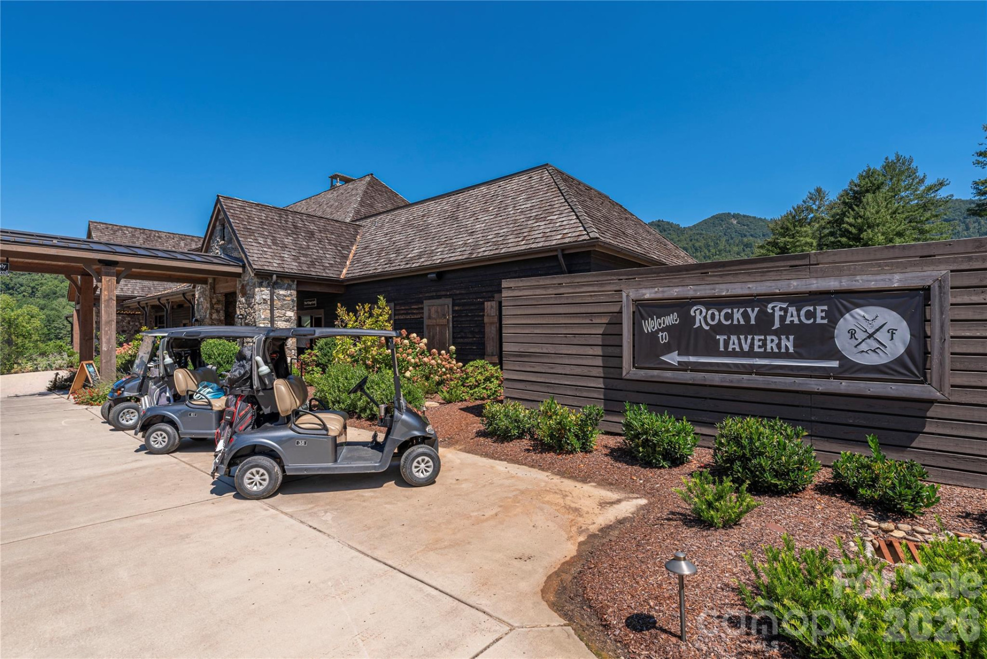 1345 Country Club Drive - Photo 32