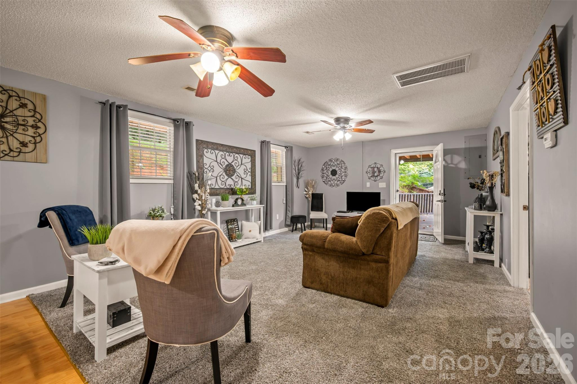 1840 Memorial Highway - Photo 14