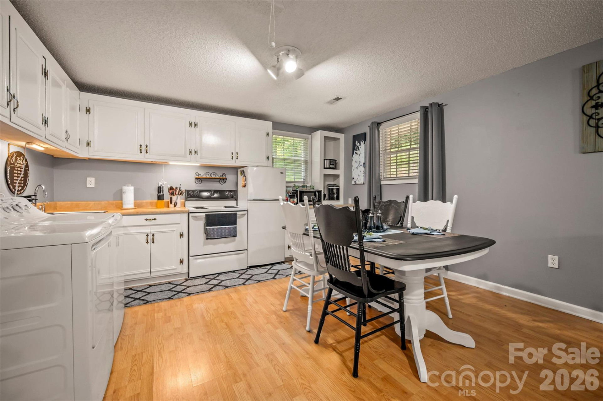 1840 Memorial Highway - Photo 15